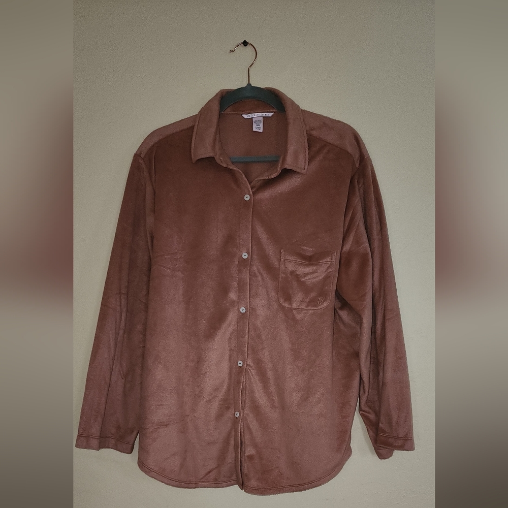 VS valour Button Down